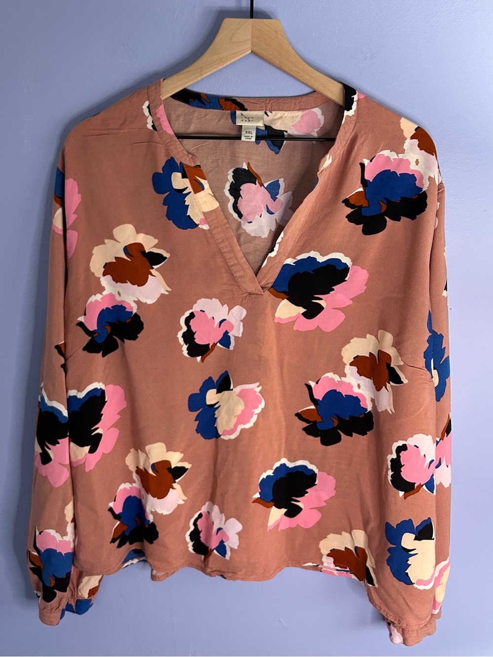 Floral V-Neck Blouse in Dusty Rose